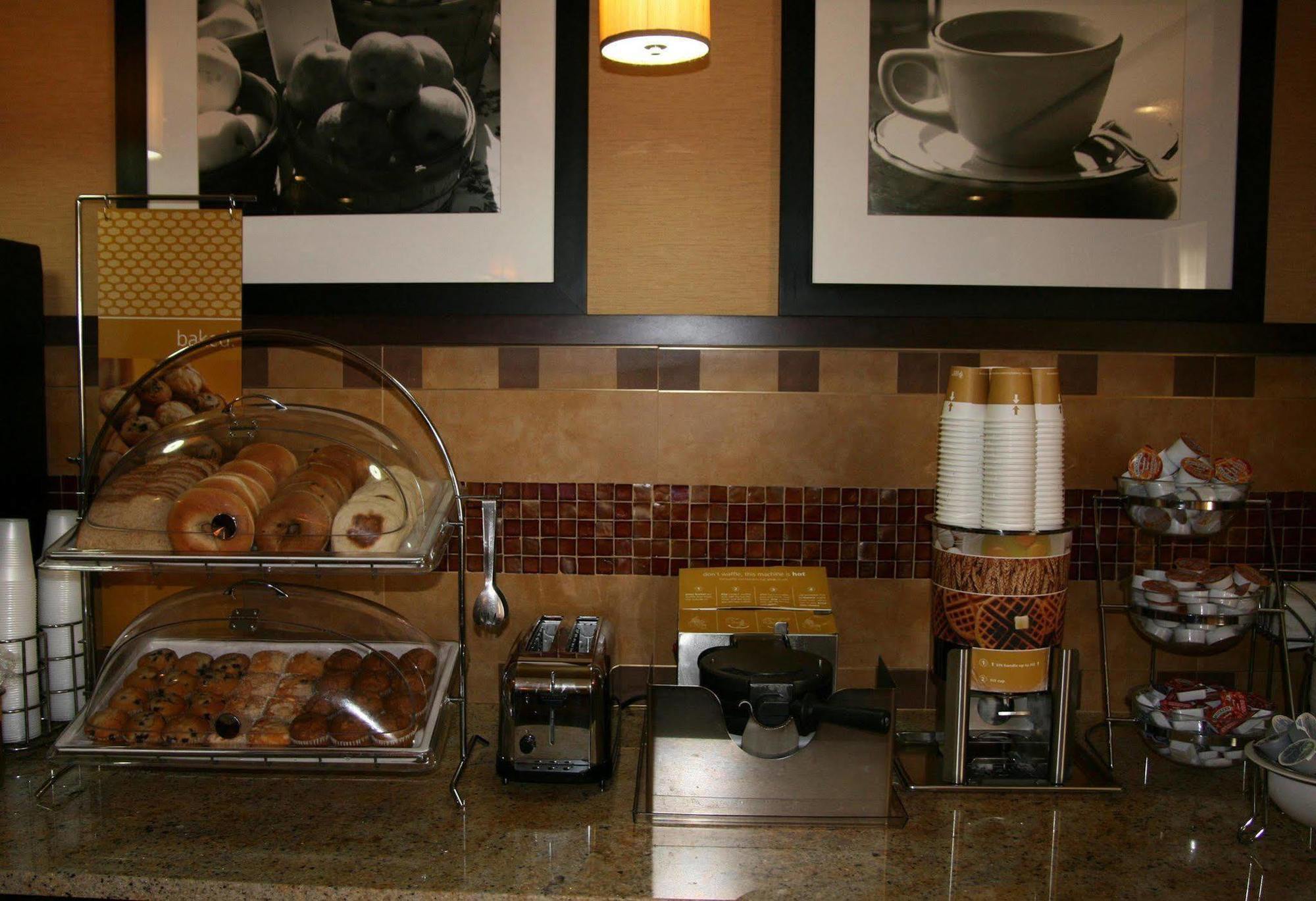 Hampton Inn Beckley Restaurant photo