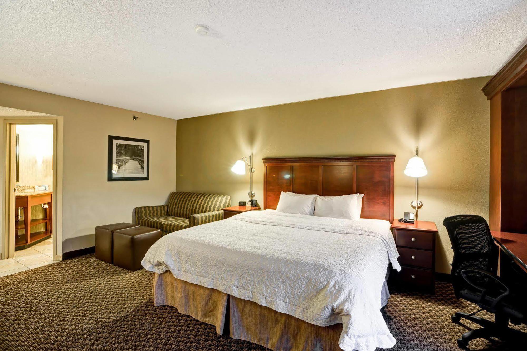 Hampton Inn Beckley Exterior photo