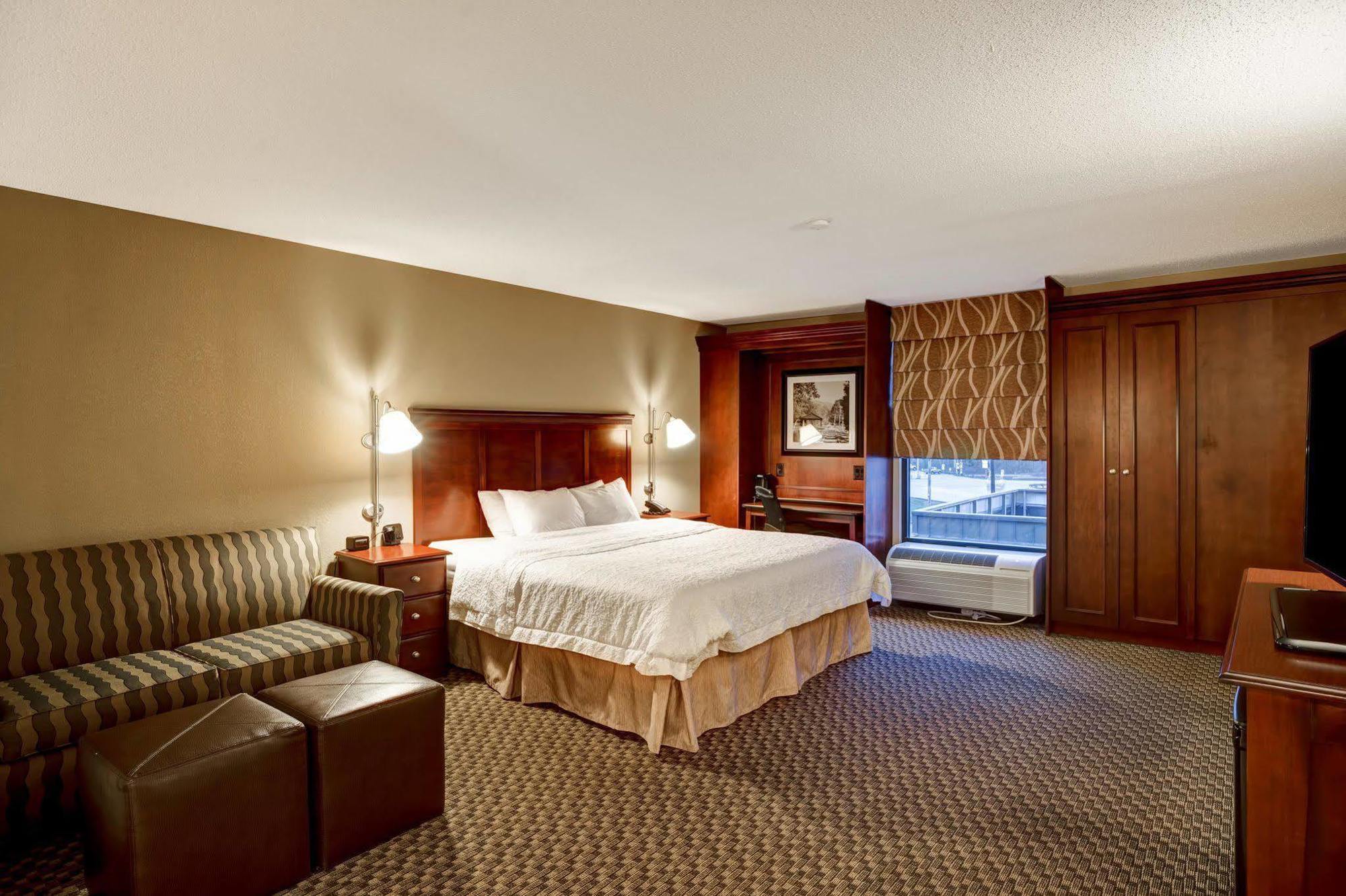 Hampton Inn Beckley Exterior photo